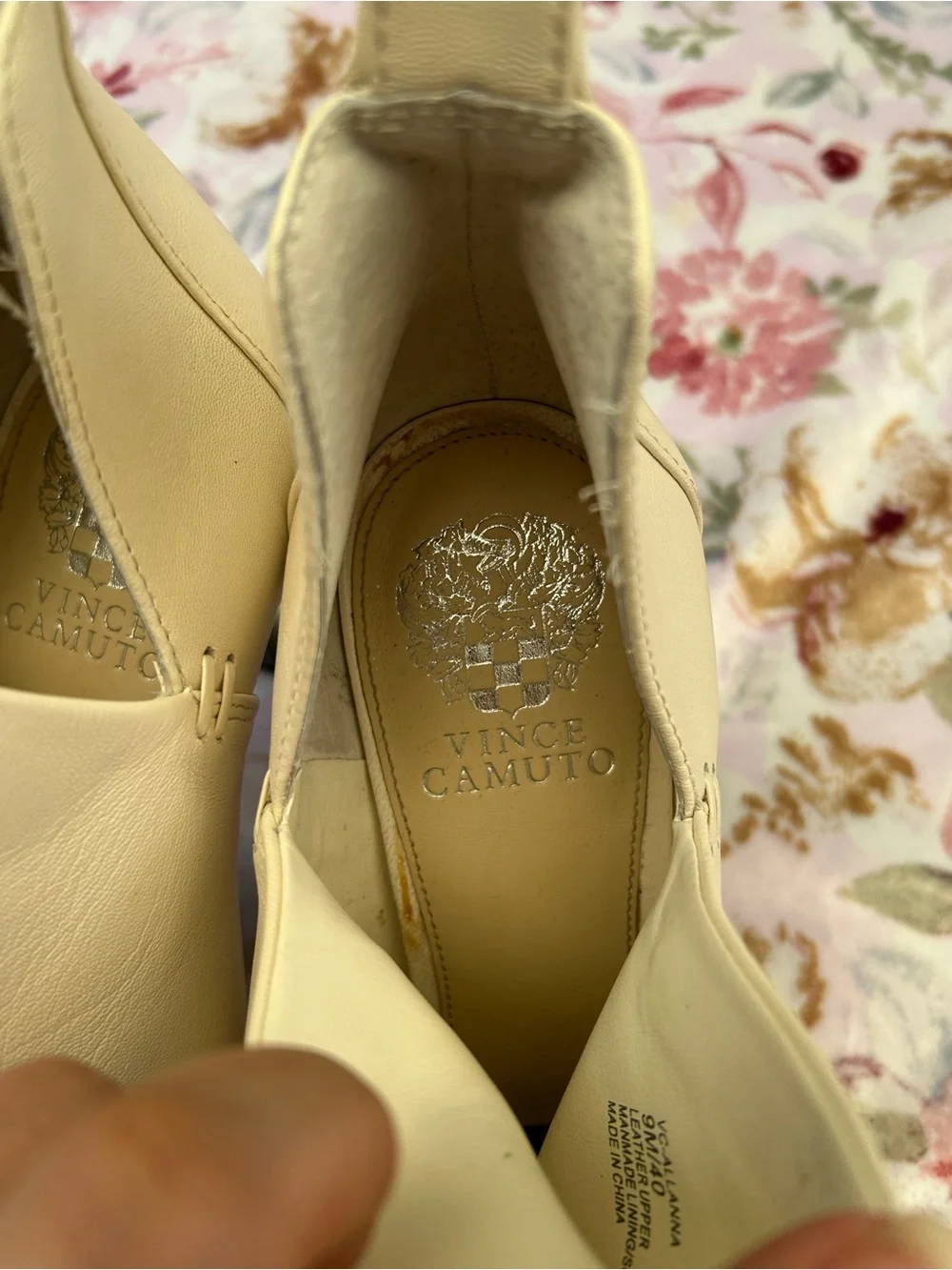 Vince Camuto Alanna Peep Toe Leather Booties Ivory Cream Size 9M